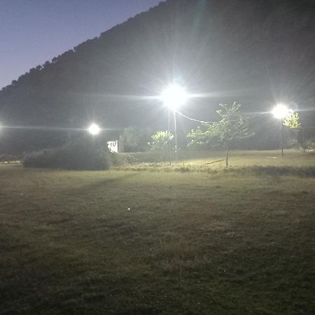 Camping Gjelaj Ξενοδοχείο Baks-Rrjoll Εξωτερικό φωτογραφία